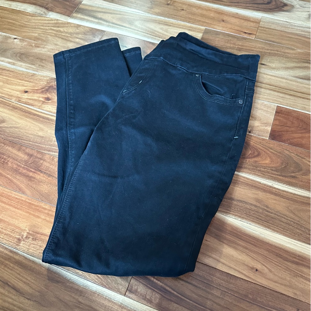 Lola pull on black jeans size 20